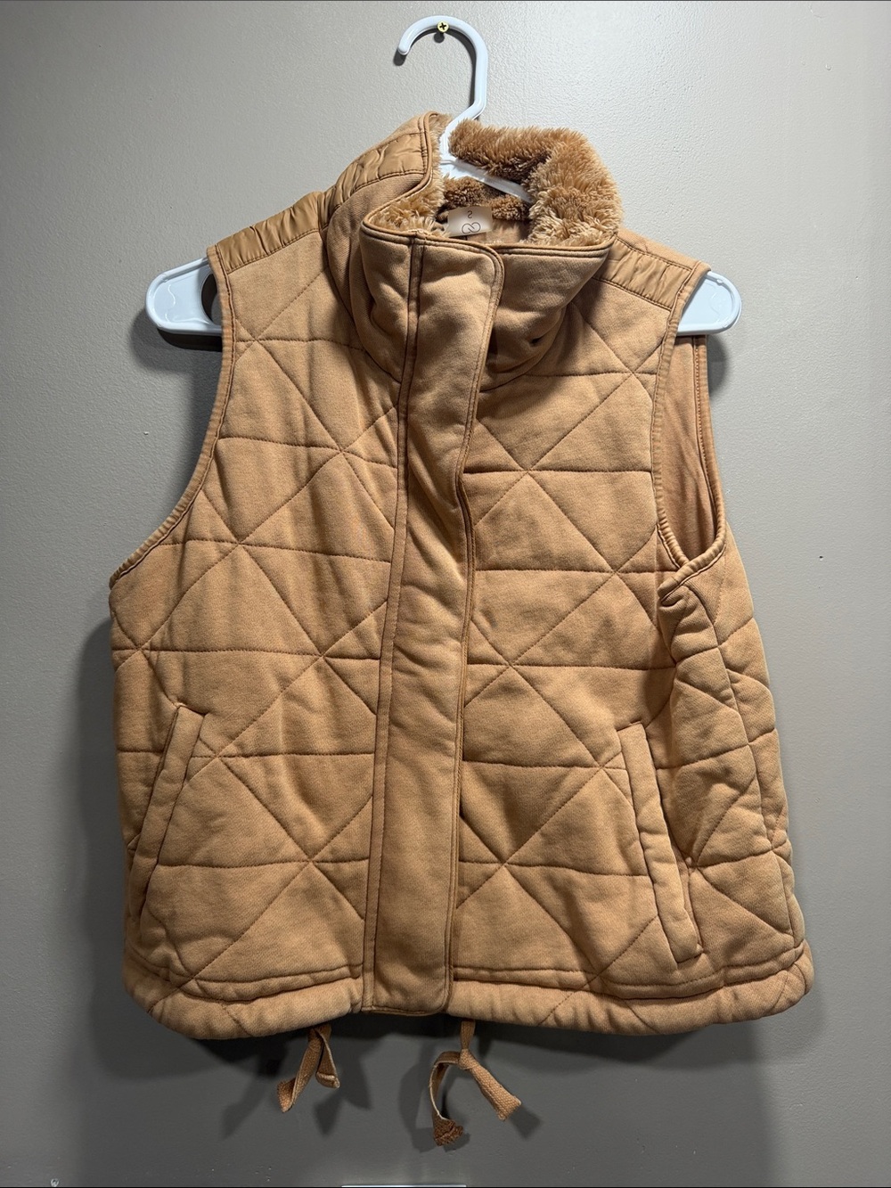 New with tags! Calia cropped vest golden taffy